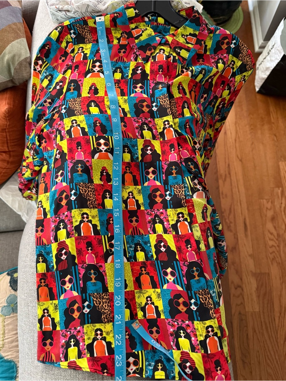 Alice + Olivia Multicolor Pop Art Print Blouse - Picture 4 of 10